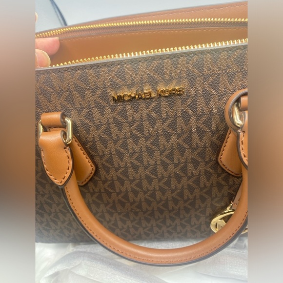 Michael Kors Sheila Brown Medium Center Zip Satchel Crossbody Strap - Picture 10 of 12